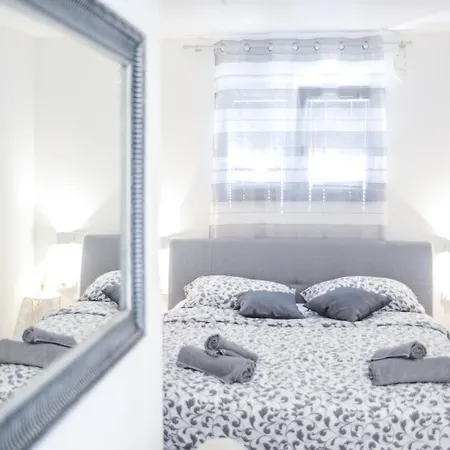 Modern Getaway Studio For Two Rovinj Exterior photo